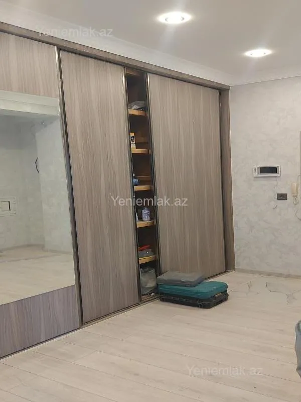 Satılır 4 otaqlı yeni tikili 130 m²