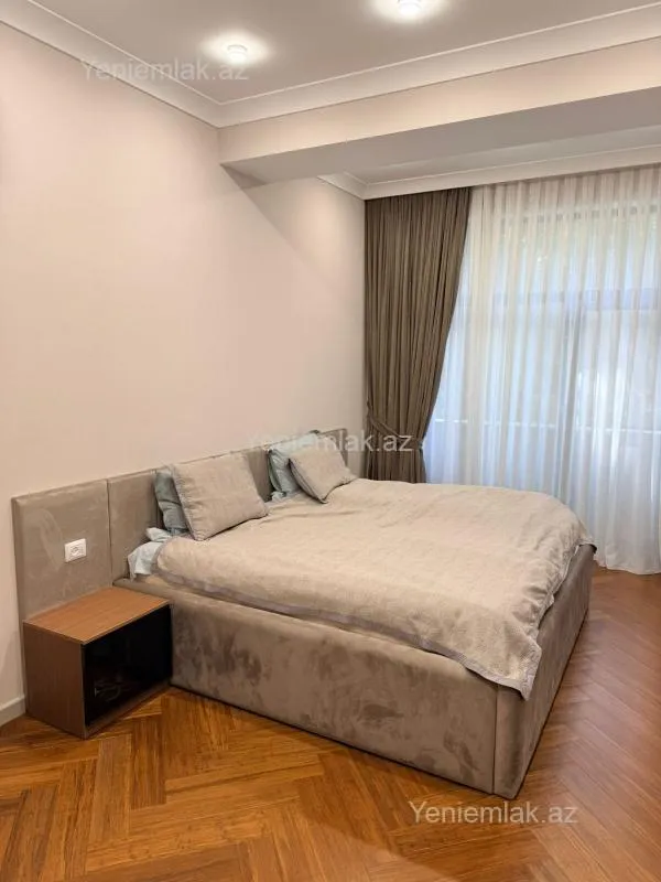 Satılır 3 otaqlı yeni tikili 127 m²