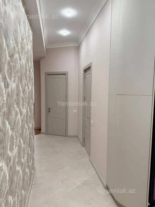 Satılır 3 otaqlı yeni tikili 127 m²