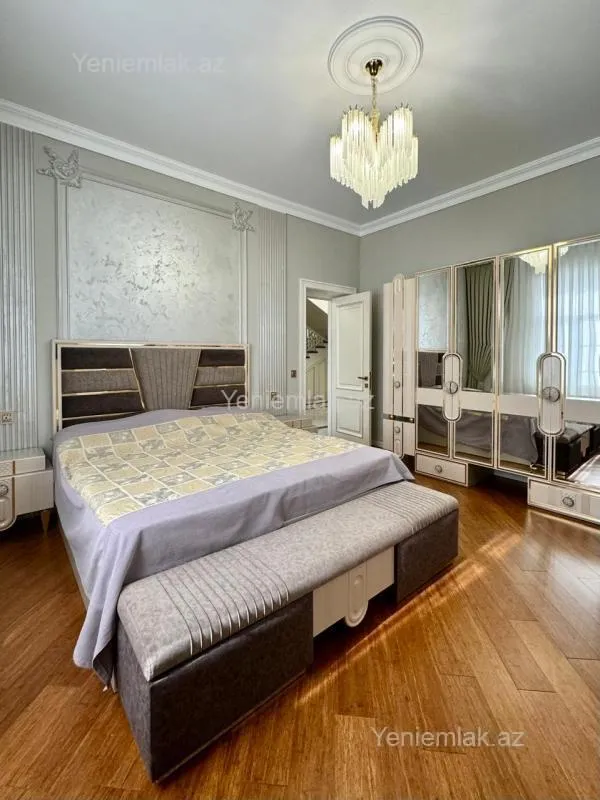 Satılır 8 otaqlı həyət evi 280 m²