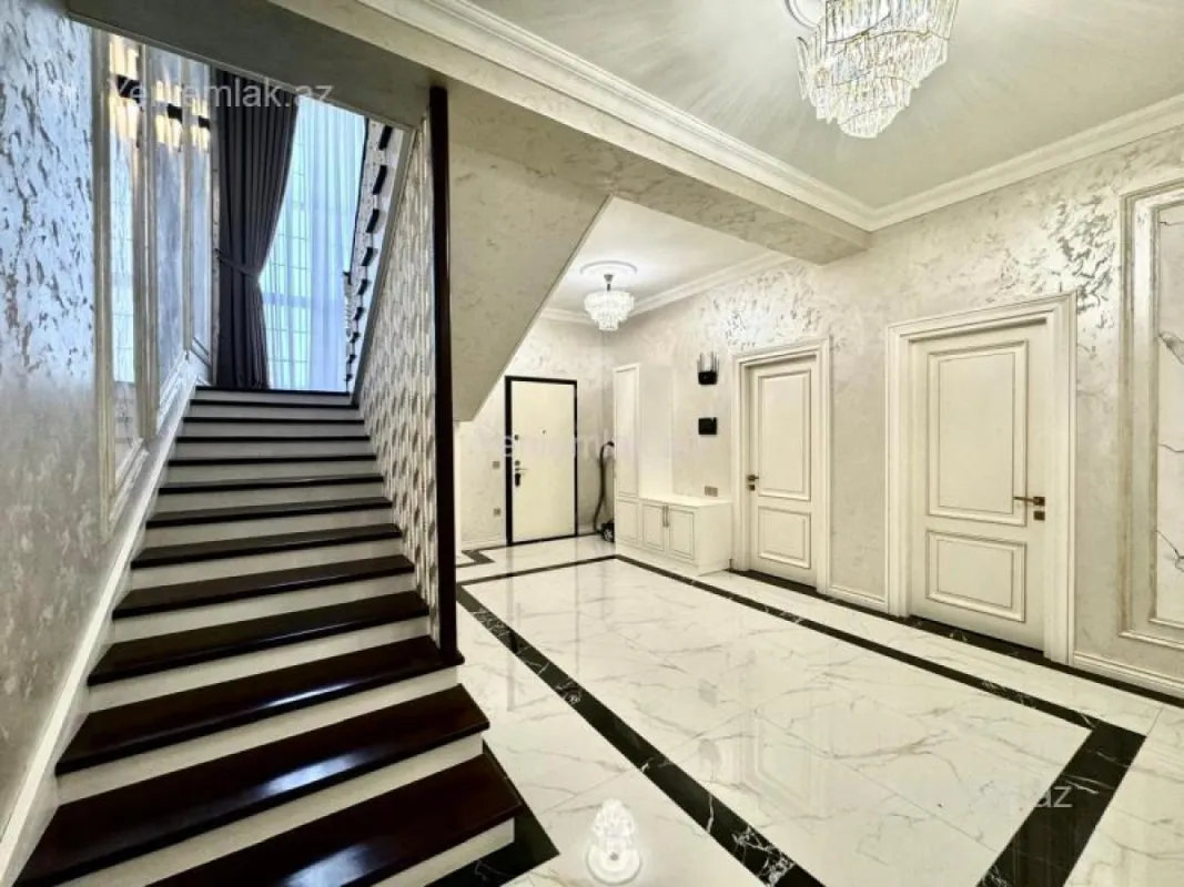 Satılır 8 otaqlı həyət evi 280 m²