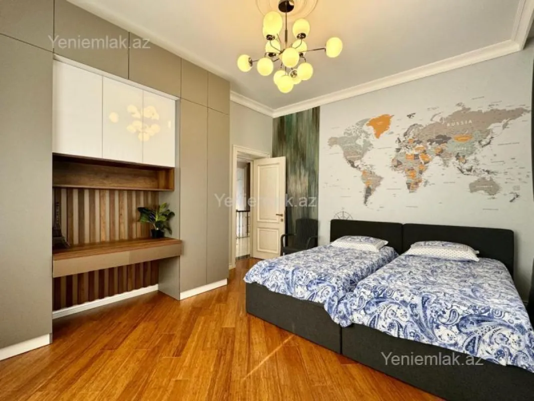 Satılır 8 otaqlı həyət evi 280 m²