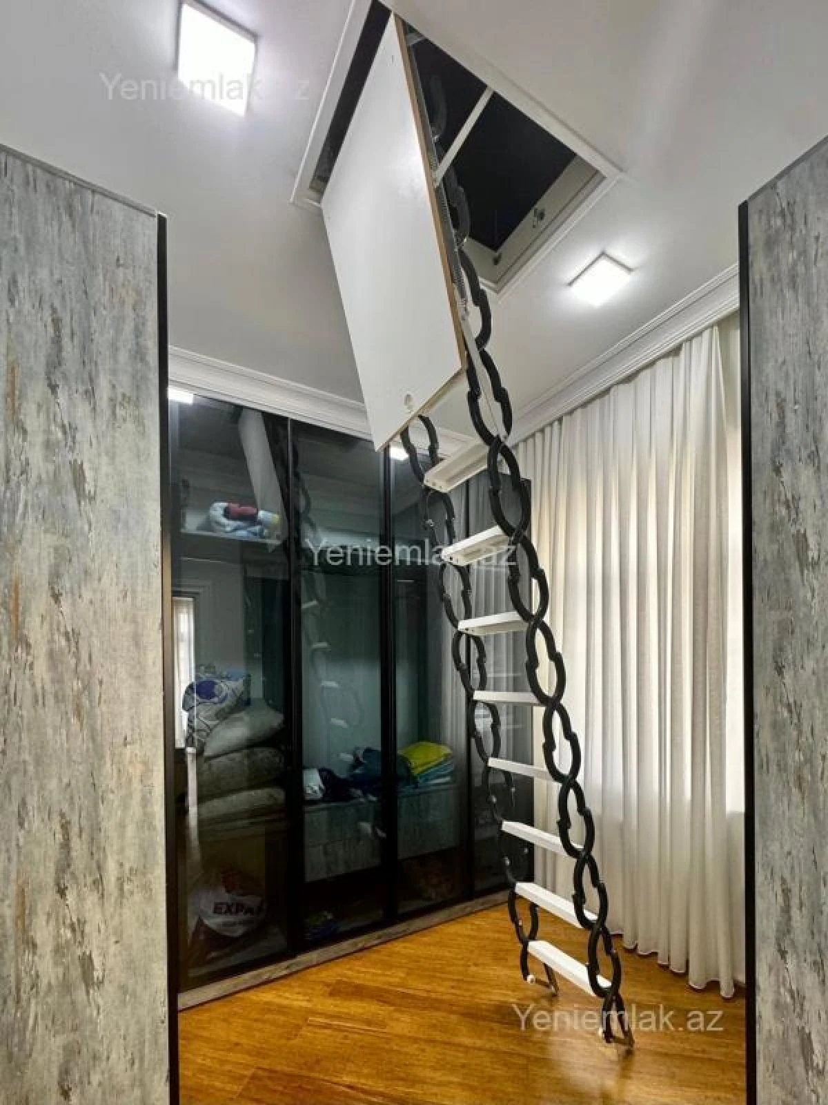 Satılır 8 otaqlı həyət evi 280 m²