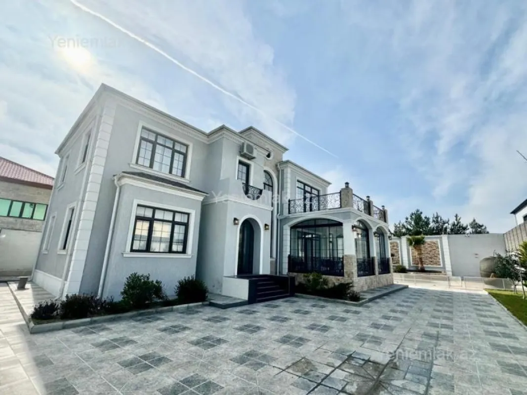 Satılır 8 otaqlı həyət evi 280 m²