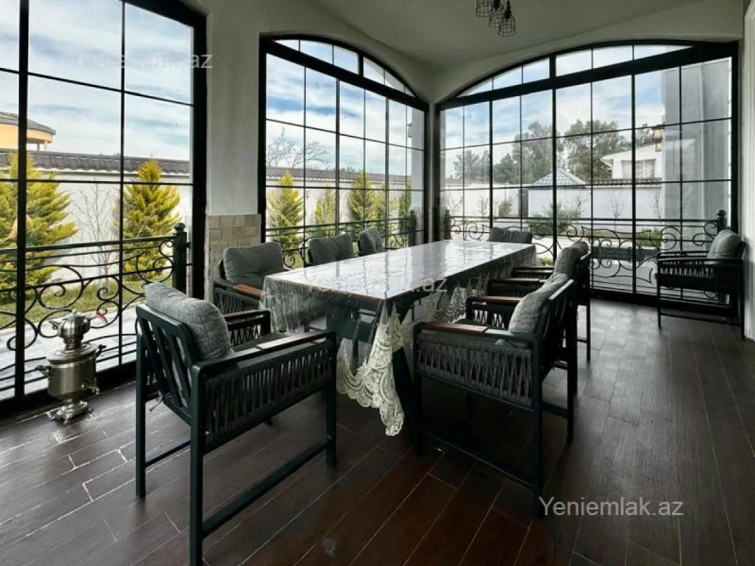 Satılır 8 otaqlı həyət evi 280 m²