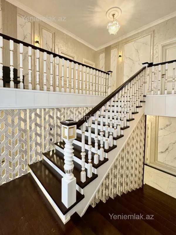 Satılır 8 otaqlı həyət evi 280 m²