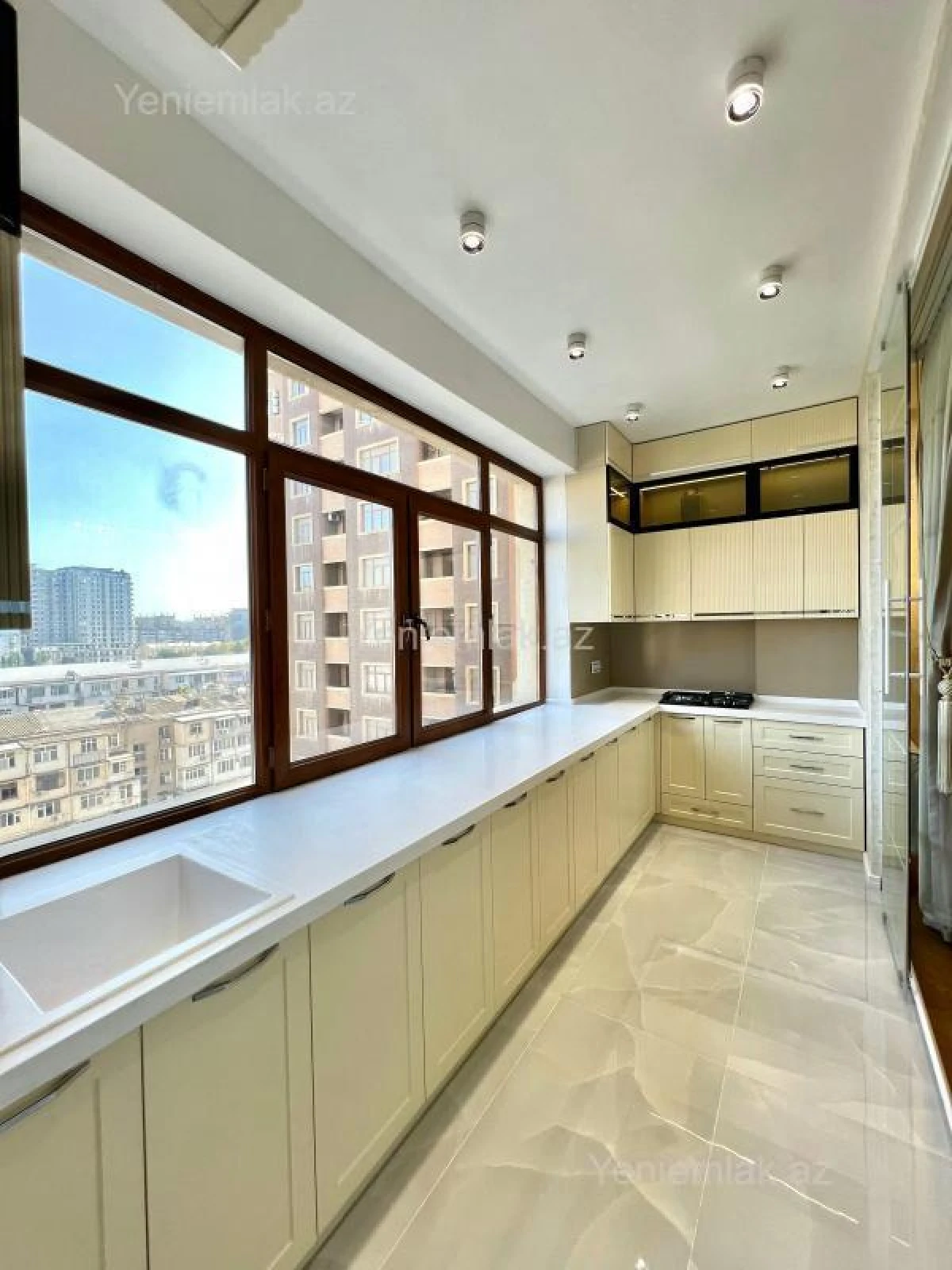 Satılır 3 otaqlı yeni tikili 108 m²