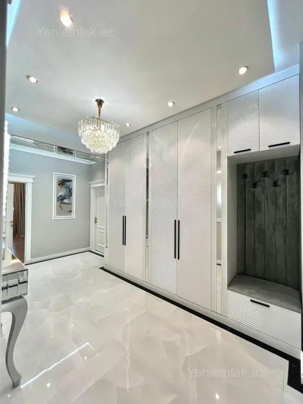 Satılır 3 otaqlı yeni tikili 108 m²