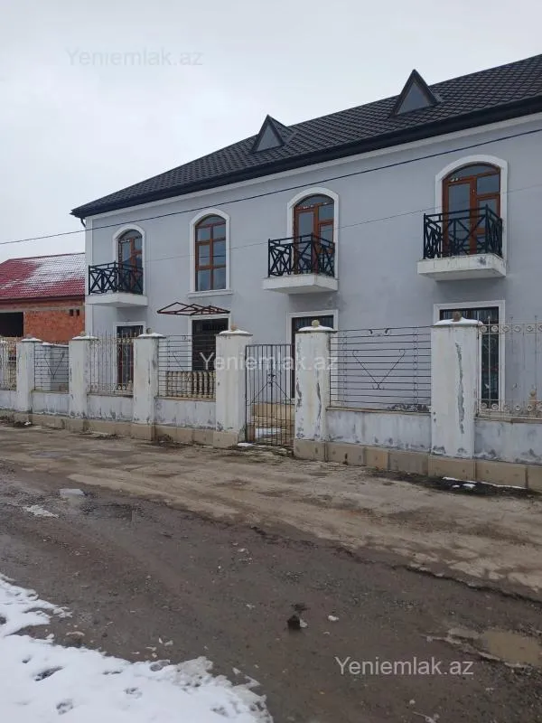 Satılır 16 otaqlı obyekt 500 m²