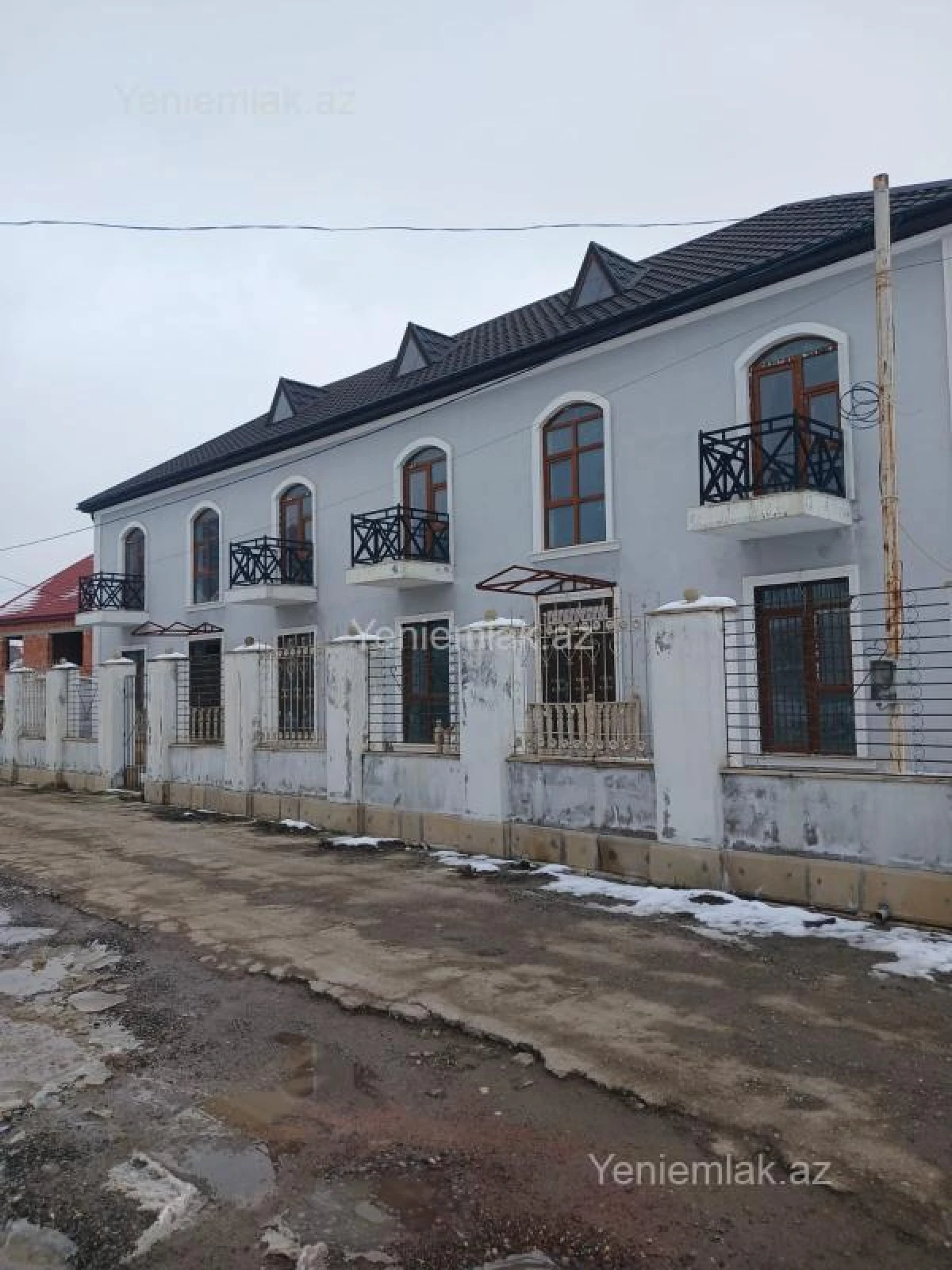 Satılır 16 otaqlı obyekt 500 m²