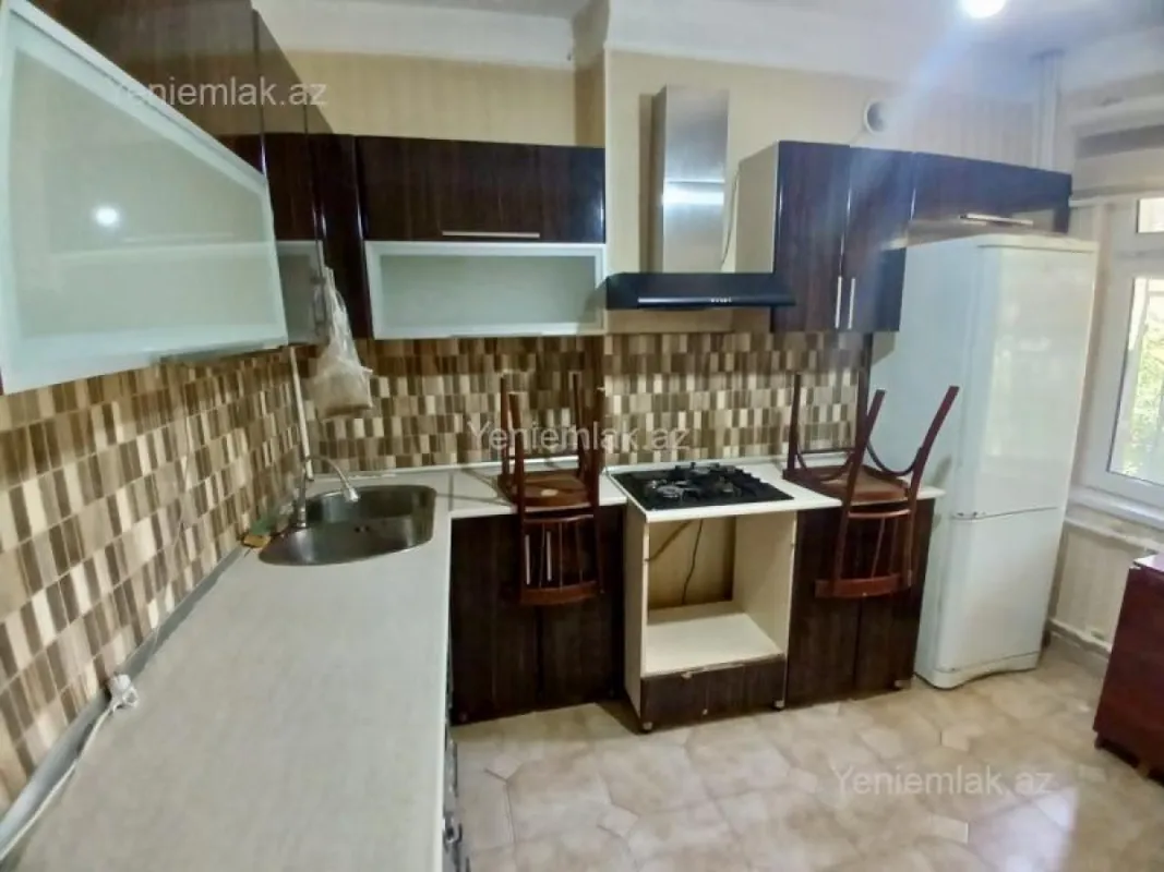 Satılır 1 otaqlı köhnə tikili 45 m²