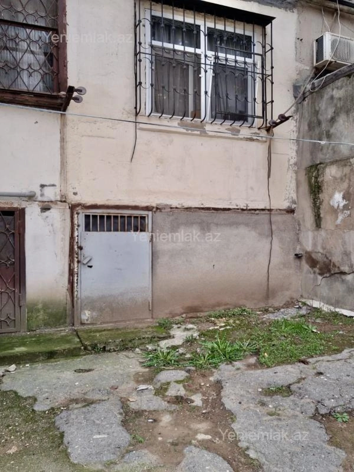Satılır 1 otaqlı köhnə tikili 45 m²