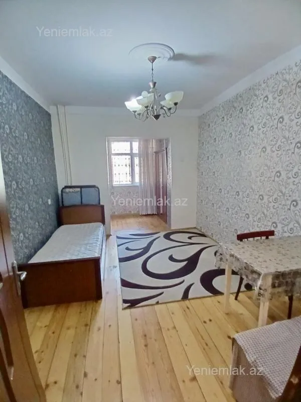 Satılır 1 otaqlı köhnə tikili 45 m²