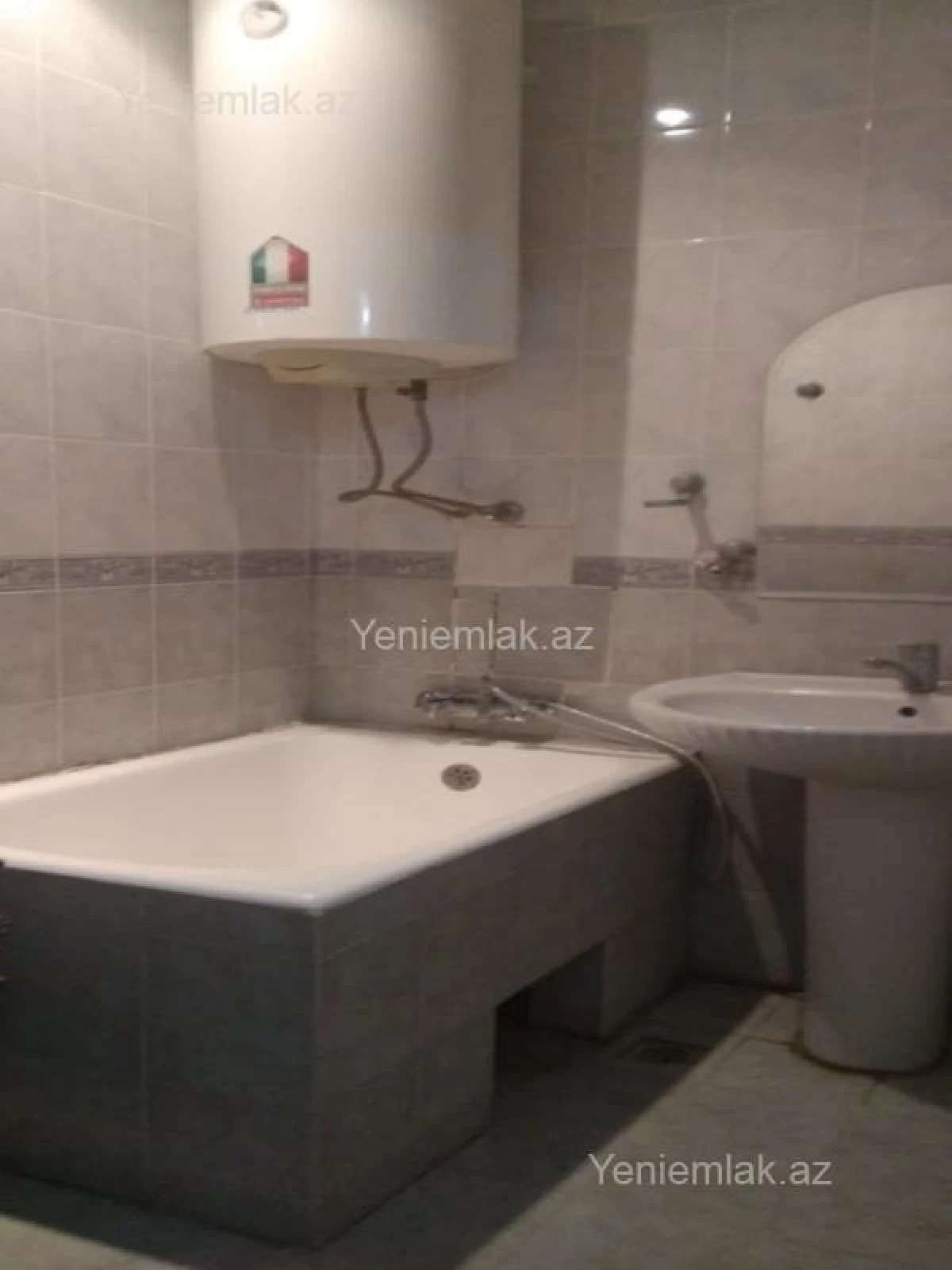 Satılır 3 otaqlı köhnə tikili 65 m²