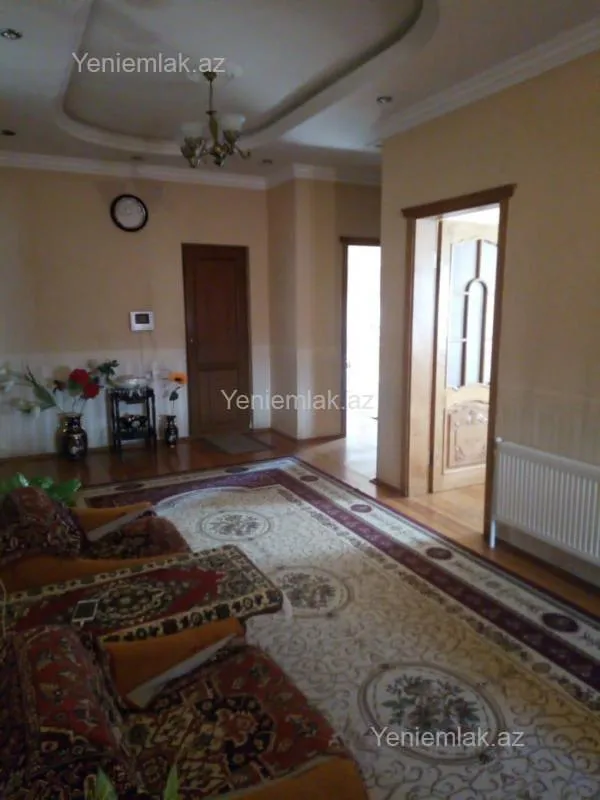 Satılır 4 otaqlı həyət evi 140 m²