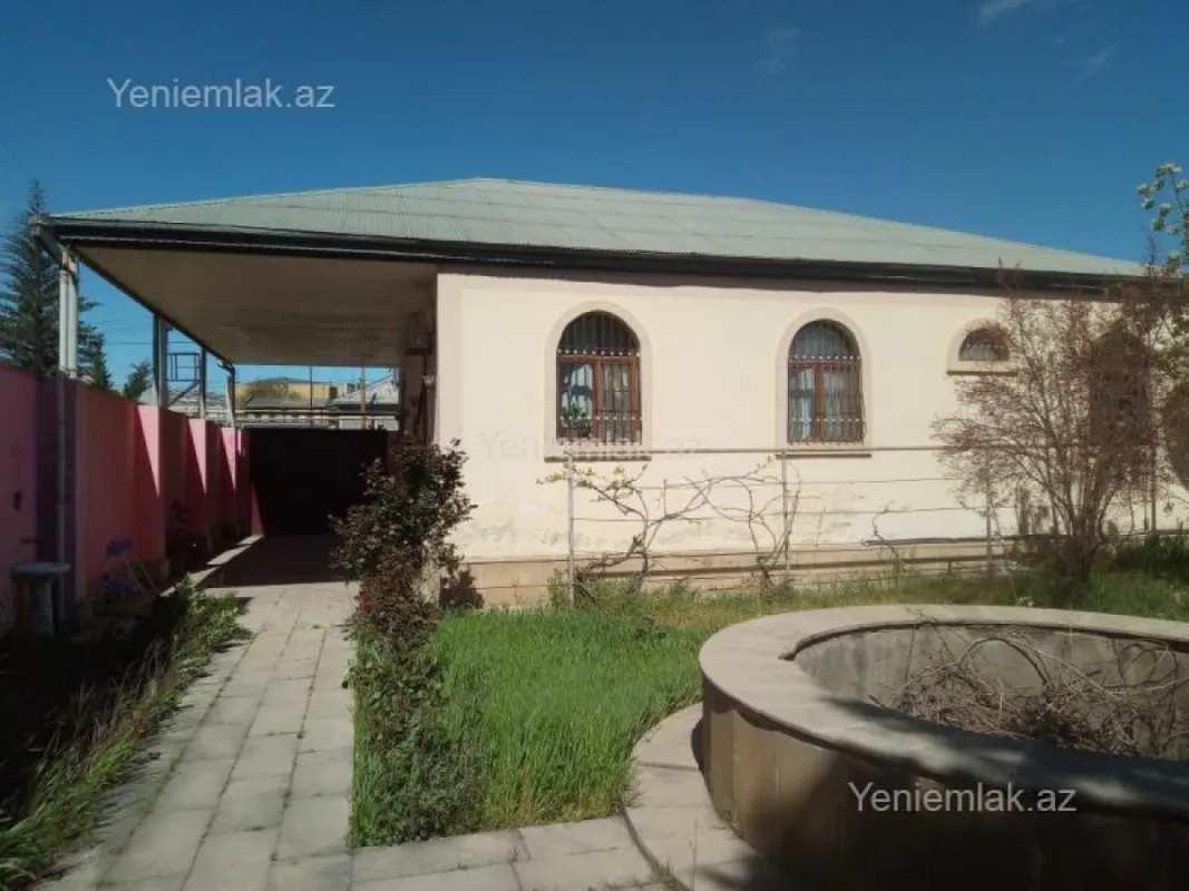 Satılır 4 otaqlı həyət evi 140 m²