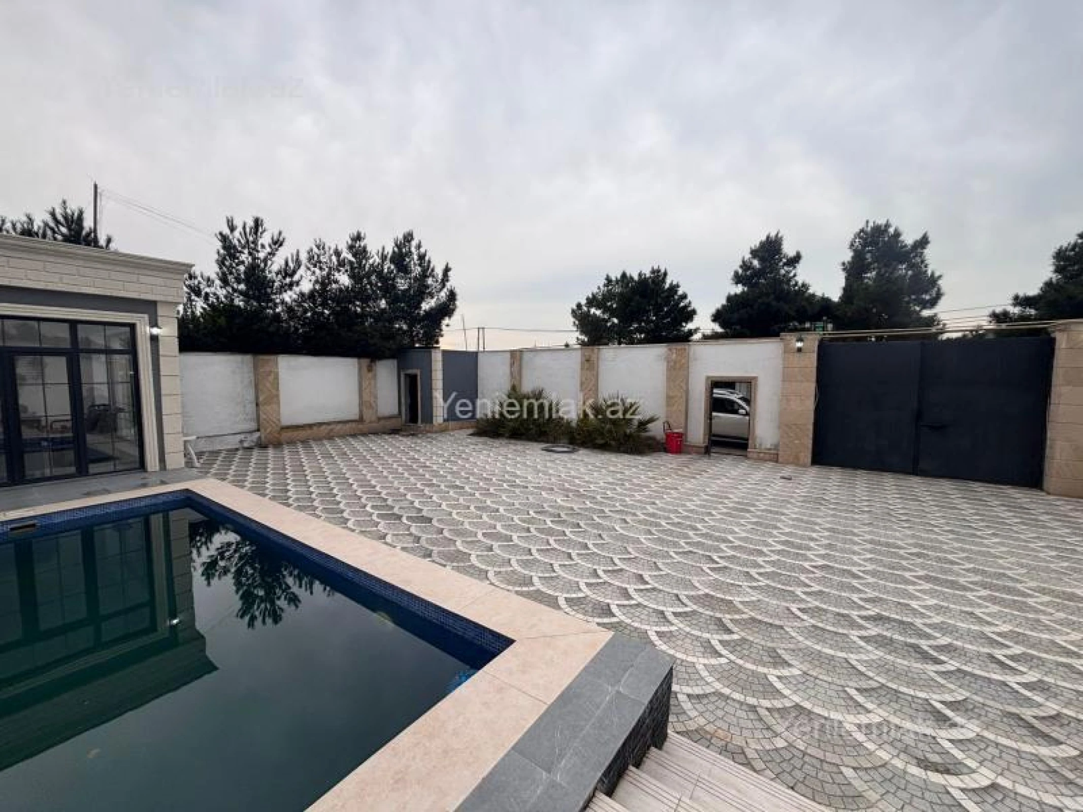 Satılır 5 otaqlı həyət evi 200 m²