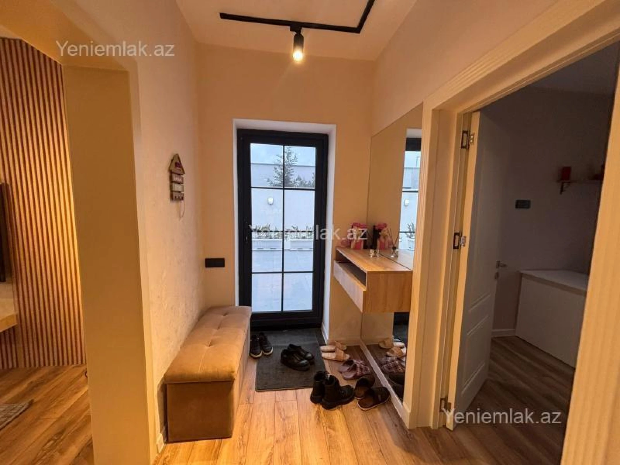 Satılır 5 otaqlı həyət evi 200 m²