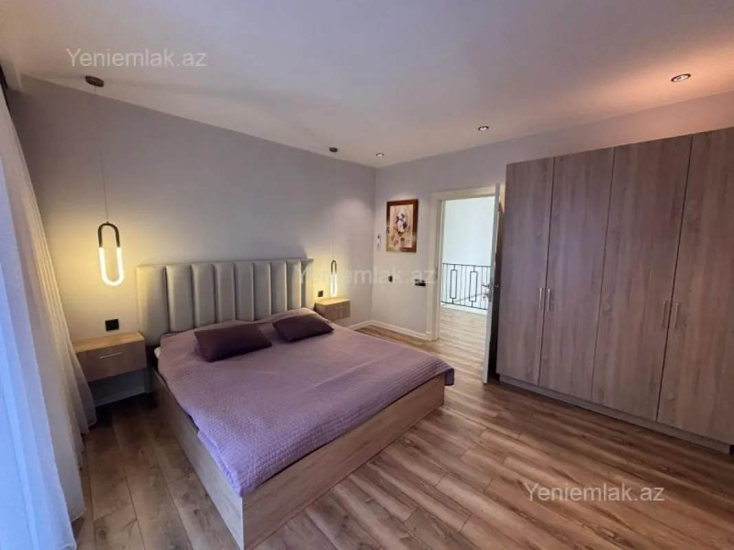 Satılır 5 otaqlı həyət evi 200 m²