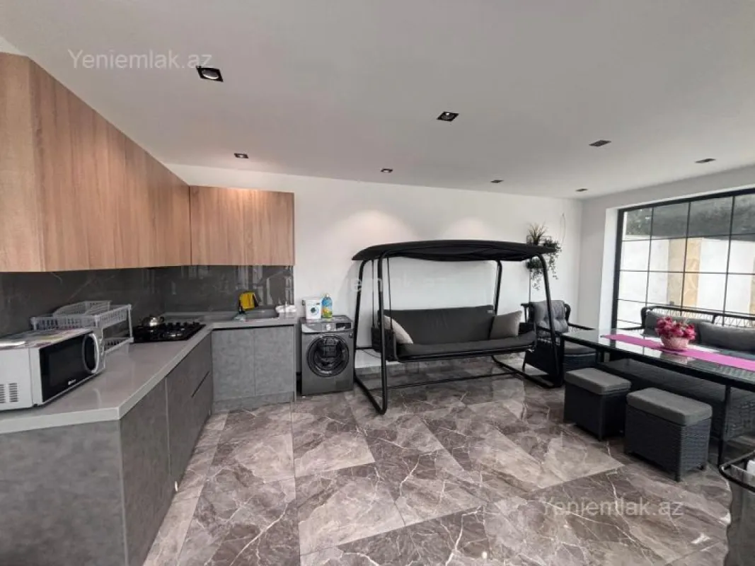 Satılır 5 otaqlı həyət evi 200 m²