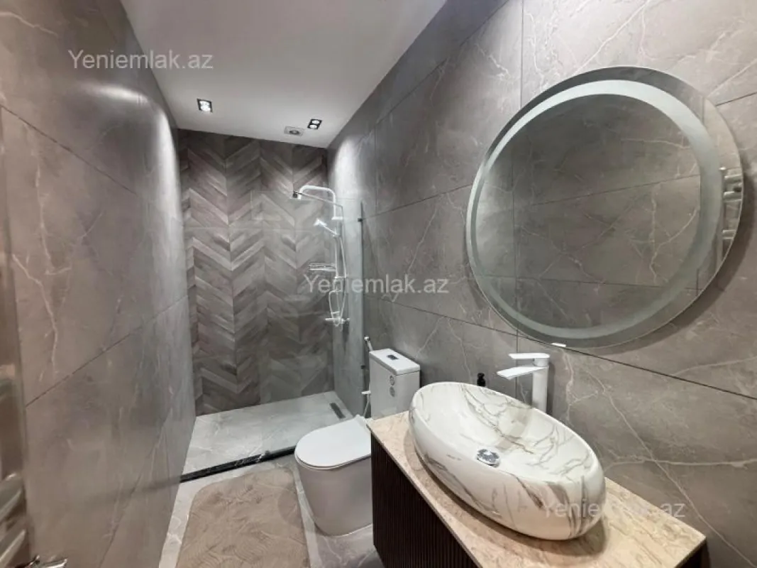 Satılır 5 otaqlı həyət evi 200 m²