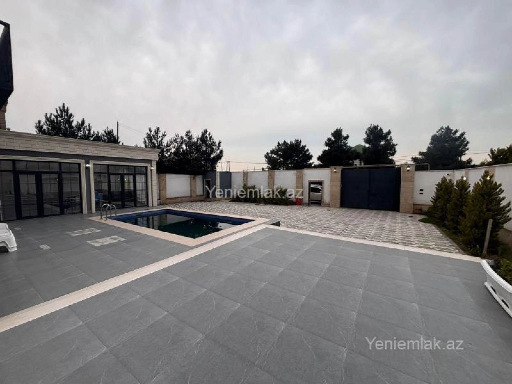 Satılır 5 otaqlı həyət evi 200 m²