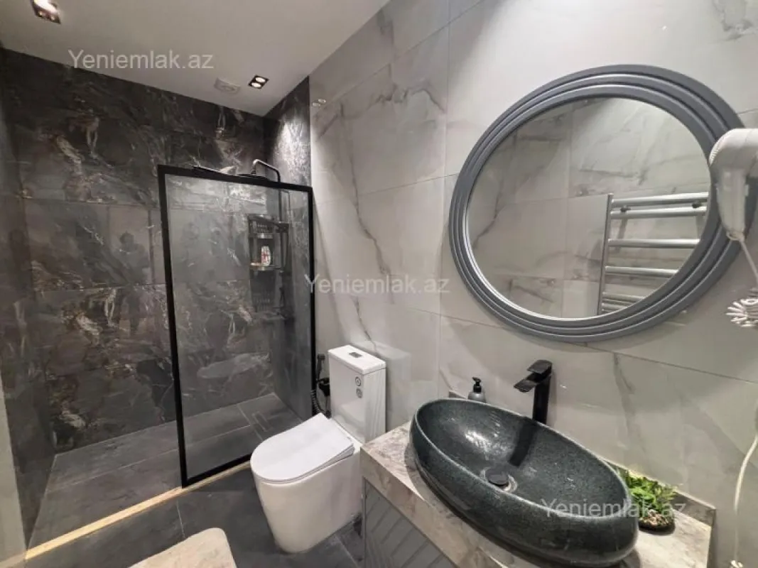 Satılır 5 otaqlı həyət evi 200 m²