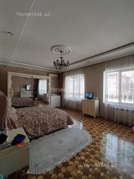 Satılır 6 otaqlı həyət evi 300 m²