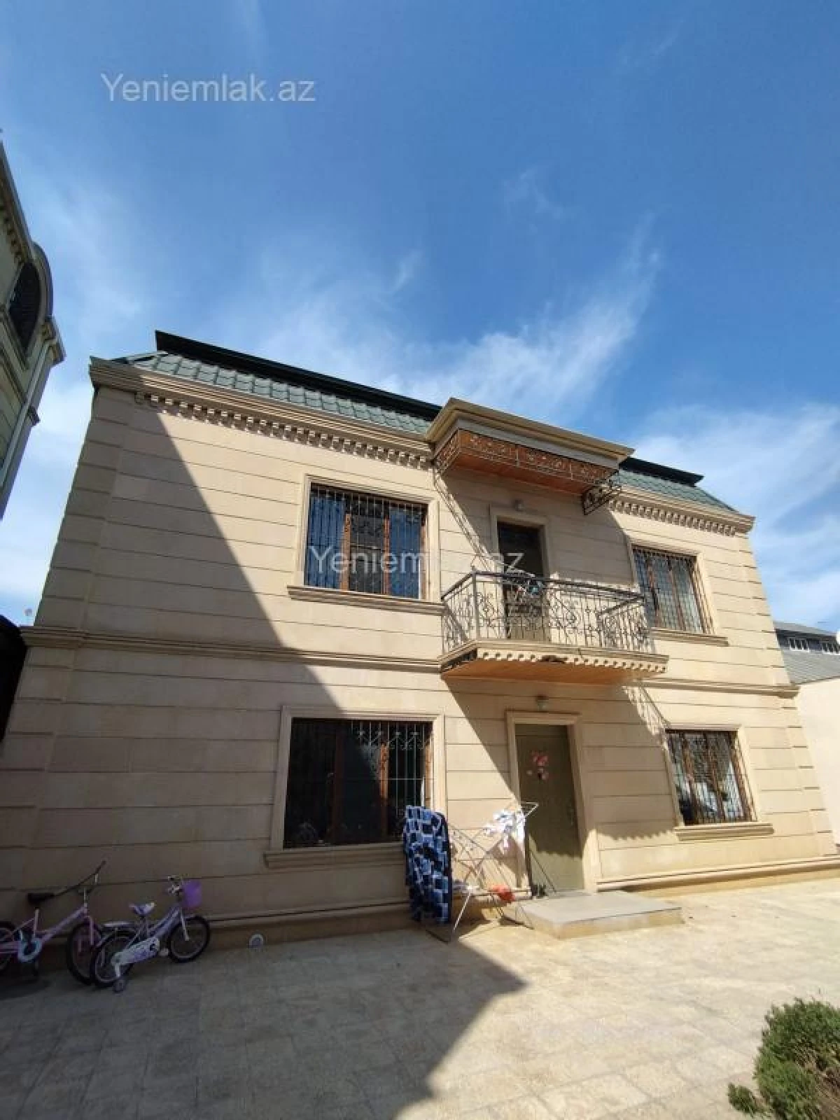 Satılır 6 otaqlı həyət evi 300 m²