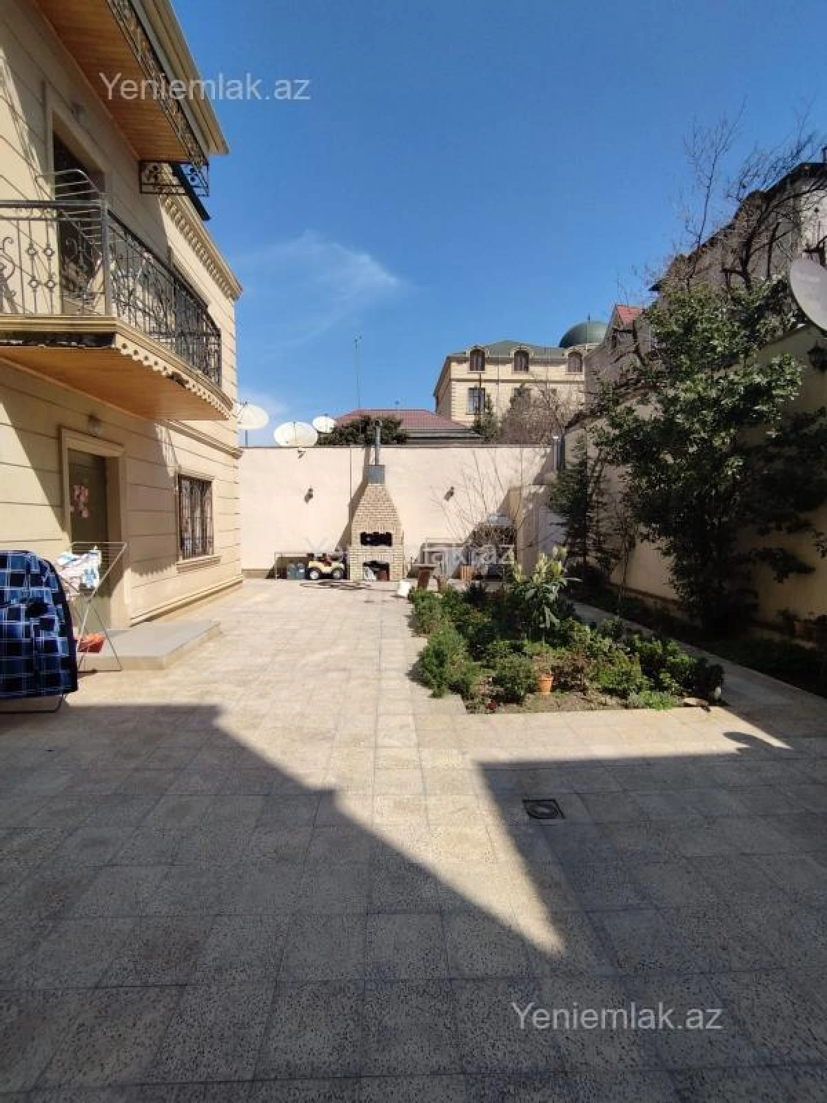 Satılır 6 otaqlı həyət evi 300 m²