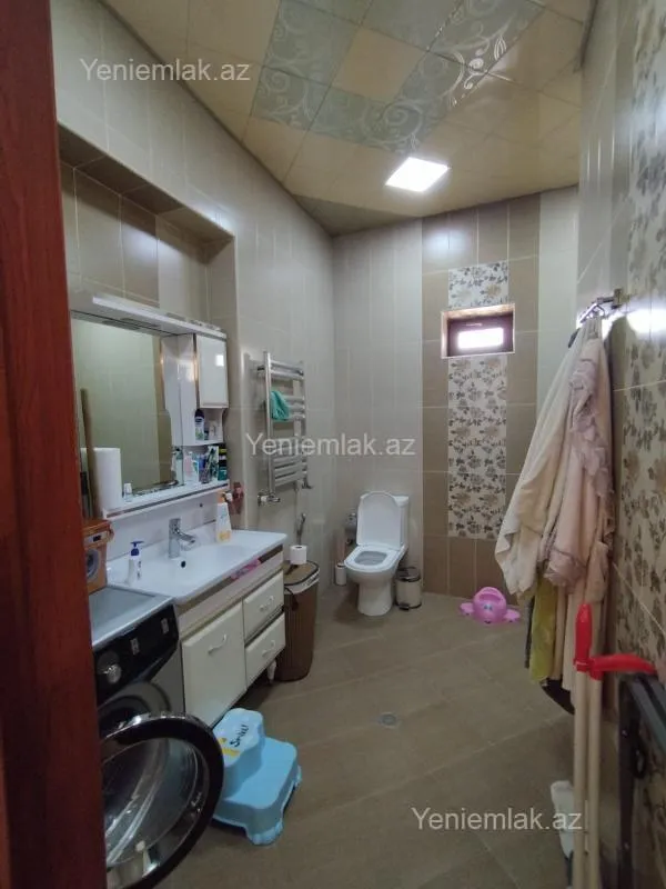 Satılır 6 otaqlı həyət evi 300 m²