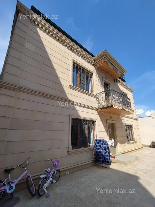 Satılır 6 otaqlı həyət evi 300 m²