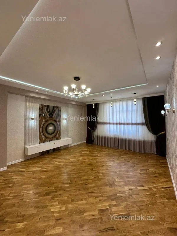 Satılır 3 otaqlı yeni tikili 115 m²