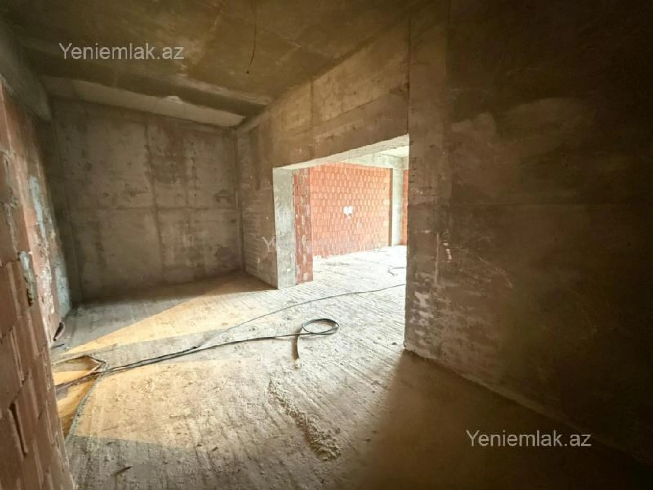 Satılır 2 otaqlı yeni tikili 79.5 m²