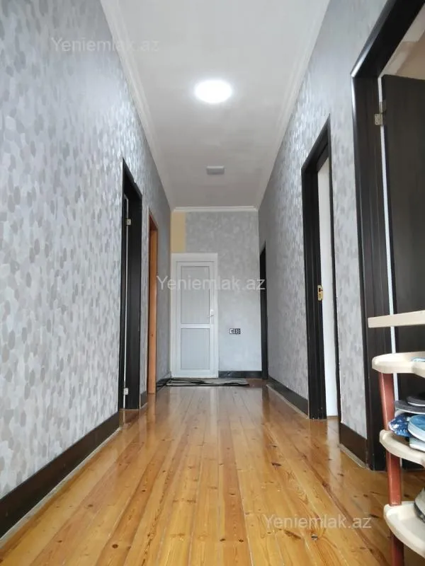 Satılır 5 otaqlı həyət evi 140 m²