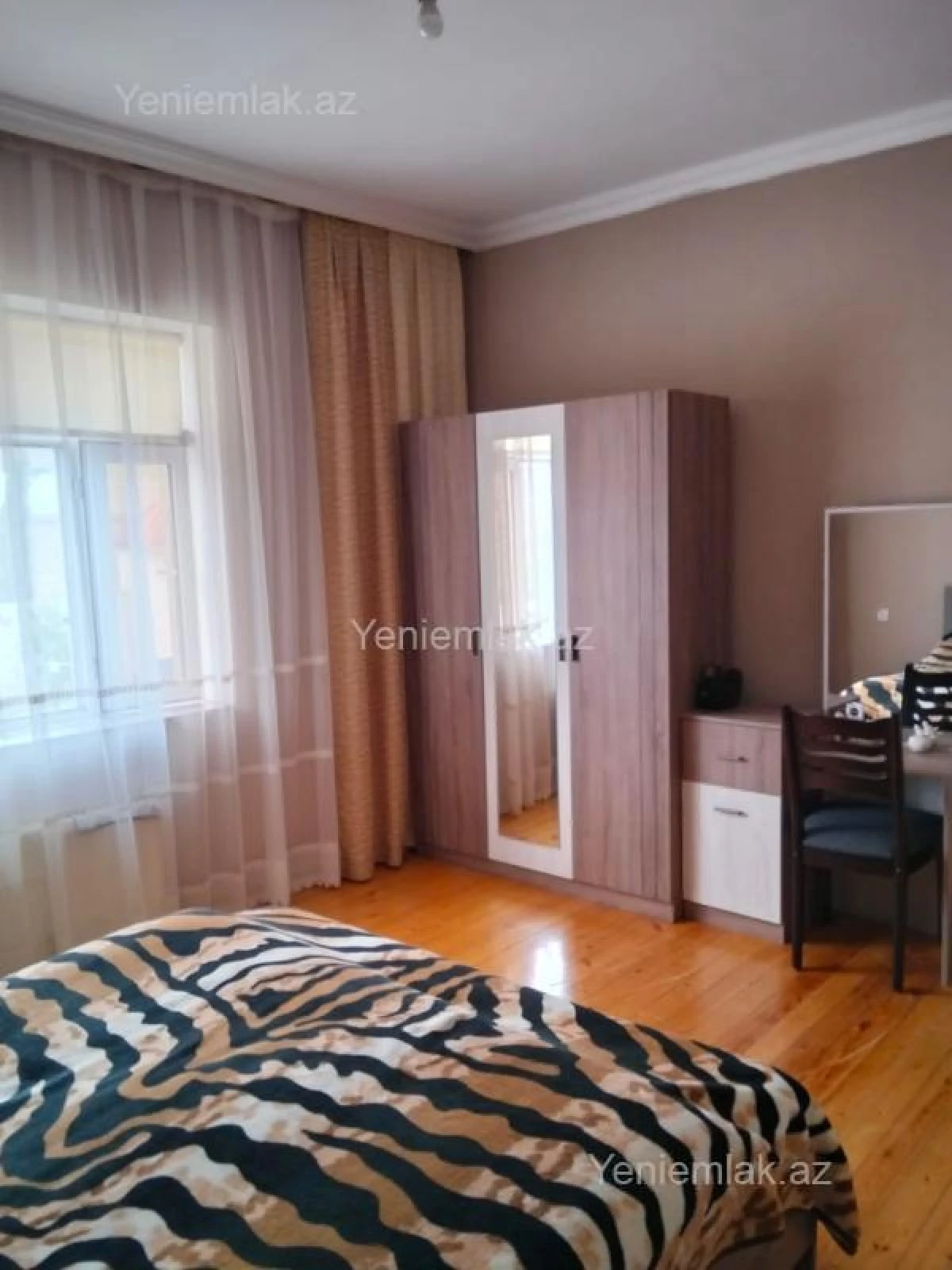 Satılır 5 otaqlı həyət evi 140 m²