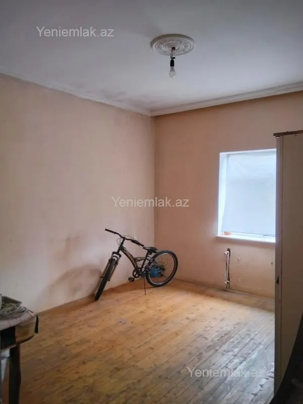 Satılır 5 otaqlı həyət evi 140 m²
