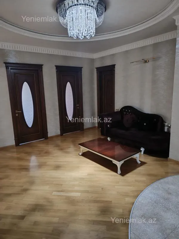 Satılır 3 otaqlı yeni tikili 130 m²
