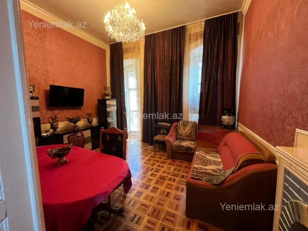 Satılır 3 otaqlı köhnə tikili 80 m²