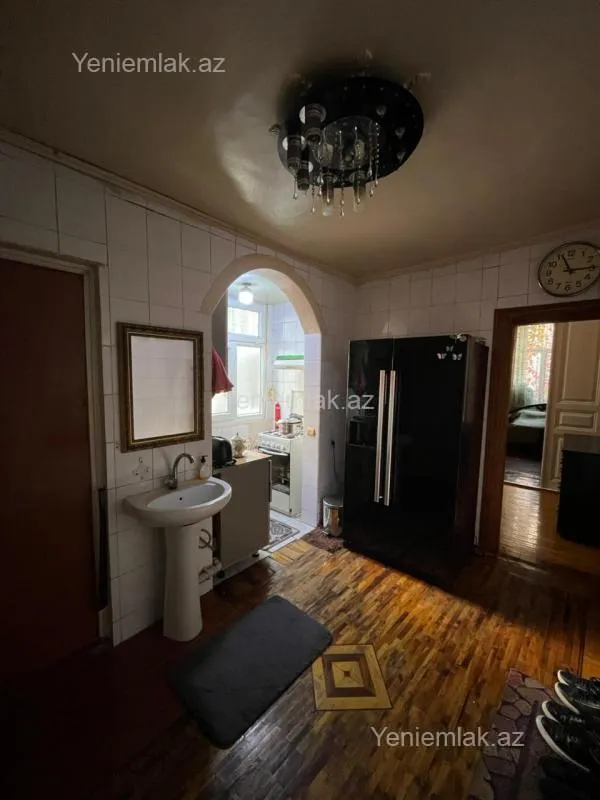 Satılır 3 otaqlı köhnə tikili 80 m²