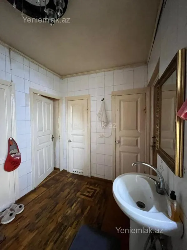Satılır 3 otaqlı köhnə tikili 80 m²