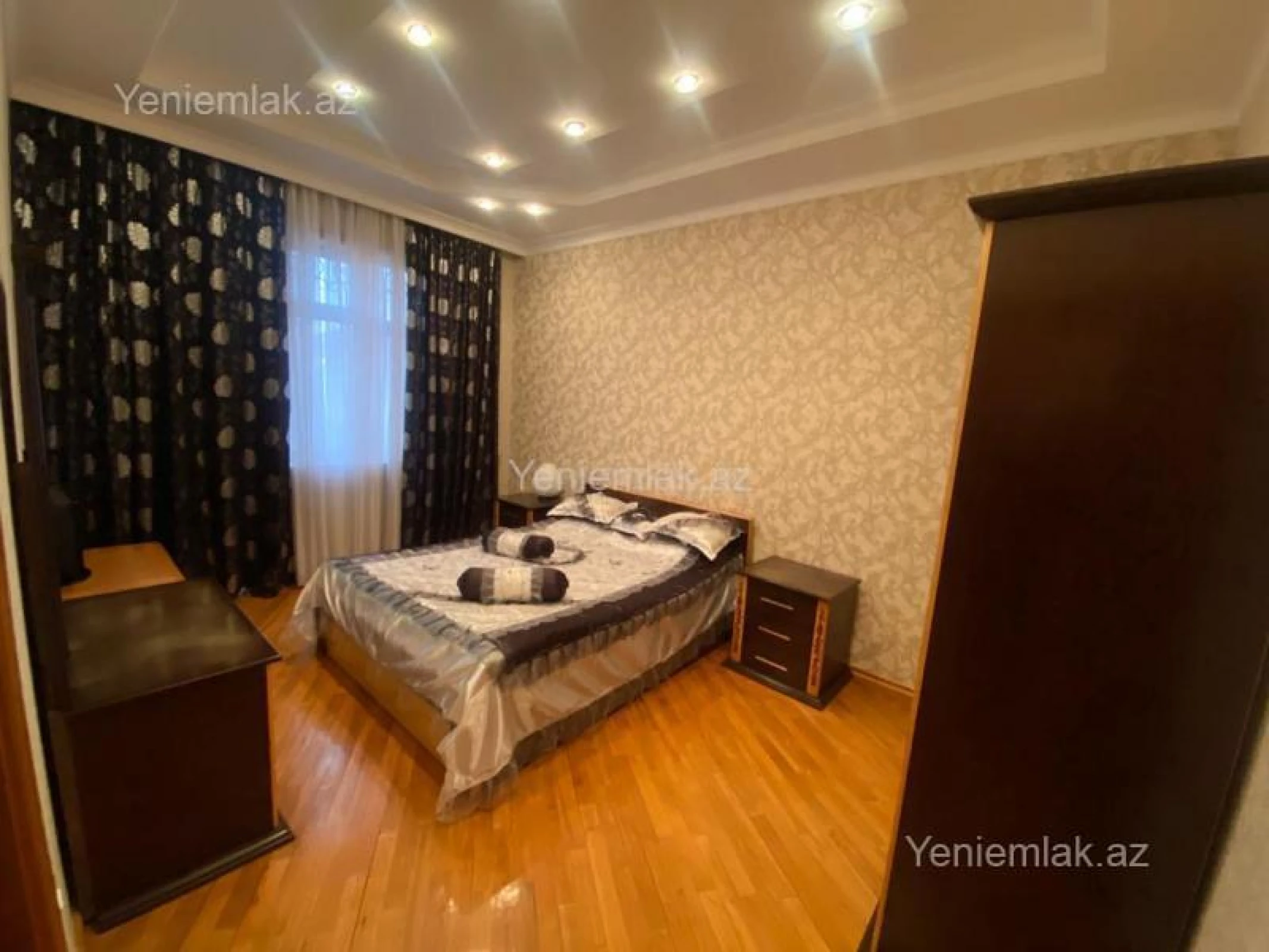 Satılır 8 otaqlı həyət evi 250 m²