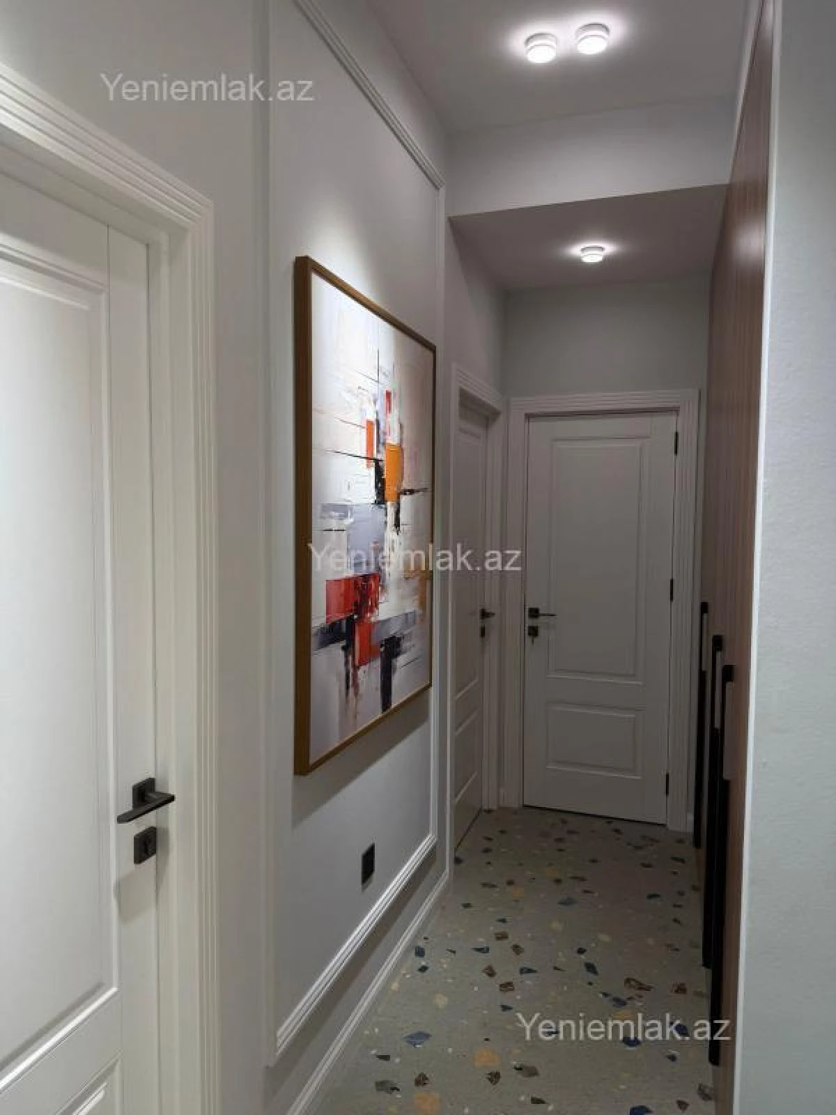 Satılır 2 otaqlı yeni tikili 70 m²