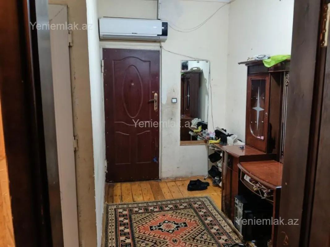 Satılır 3 otaqlı köhnə tikili 90 m²
