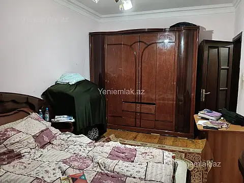 Satılır 3 otaqlı köhnə tikili 90 m²
