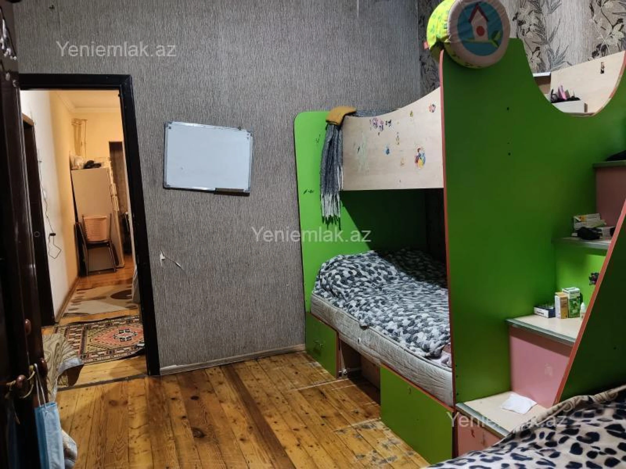 Satılır 3 otaqlı köhnə tikili 90 m²