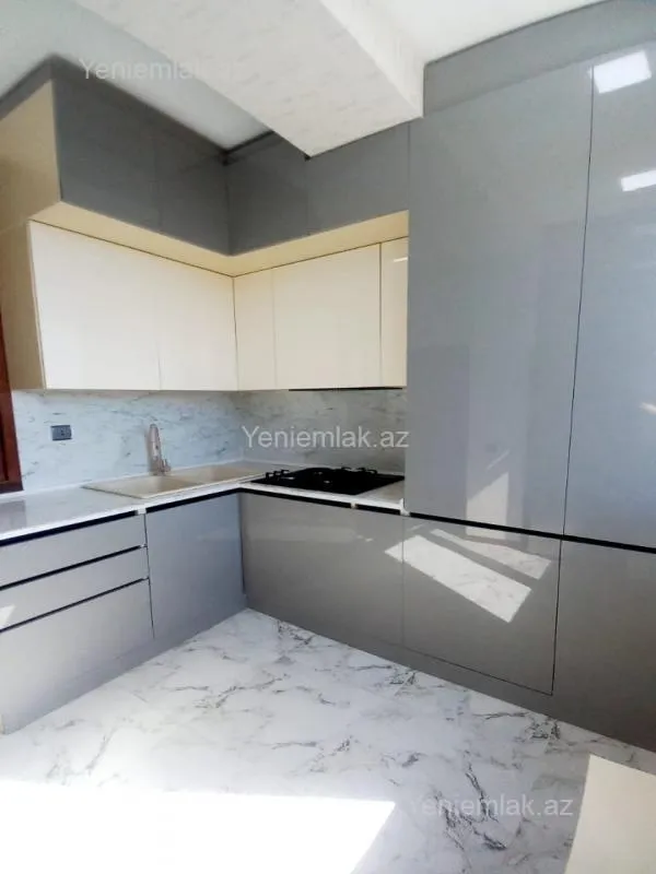 Satılır 2 otaqlı yeni tikili 75 m²