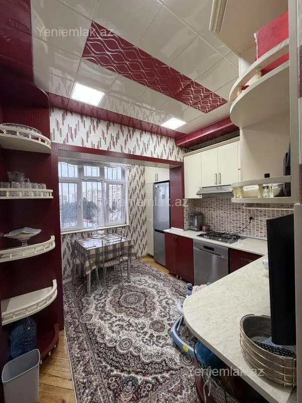 Satılır 3 otaqlı köhnə tikili 74 m²