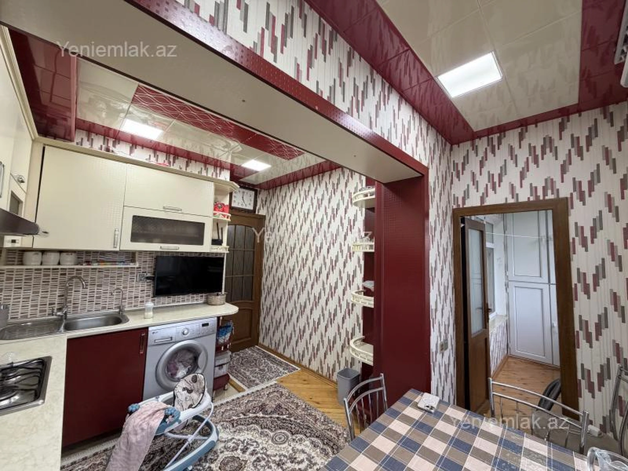 Satılır 3 otaqlı köhnə tikili 74 m²