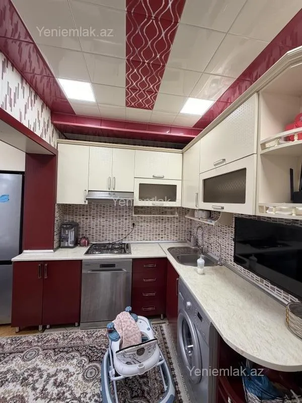 Satılır 3 otaqlı köhnə tikili 74 m²